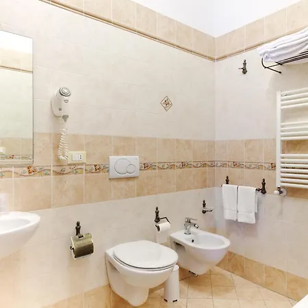 Ambrosina Hotel 3*