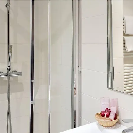 Ambrosina Hotel 3*