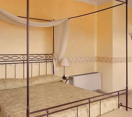 Hotel Ambrosina 3*
